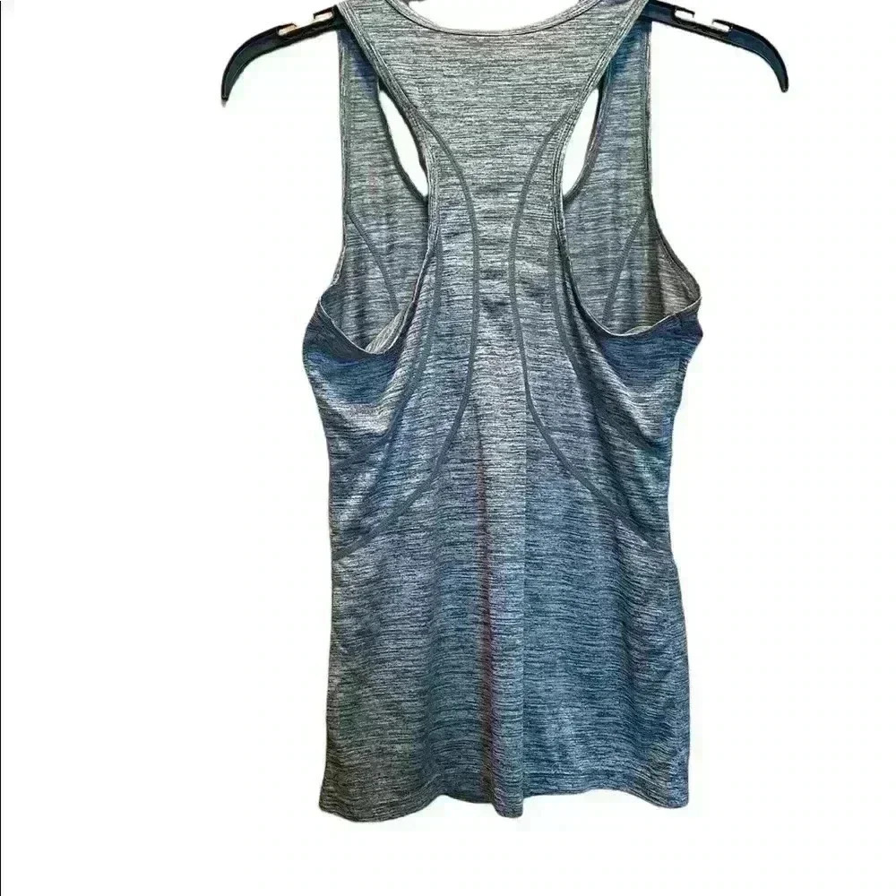 Reebok Tank - Picture 2 of 8